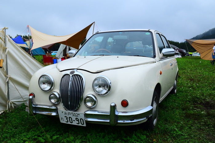 日本の車の外装を海外風にした車