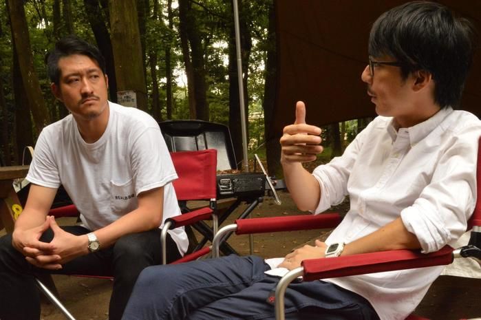 対談をする井川さんと水谷さん
