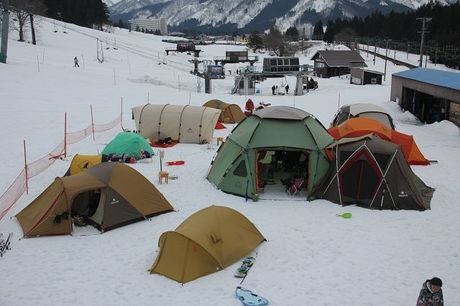 湯沢中里キャンプ場に設置されたテント