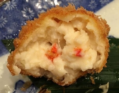 冷凍食品のクリームコロッケの断面