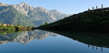 山と湖