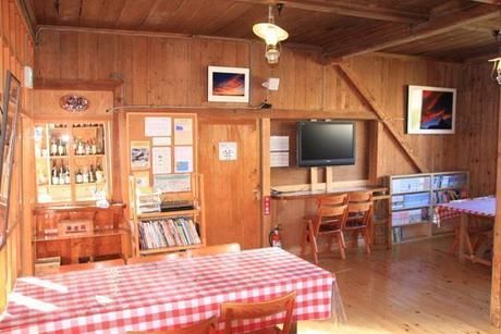 山小屋の食堂