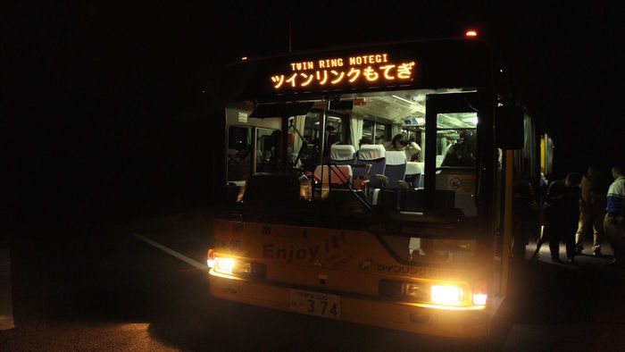 ナイトツアーのバス
