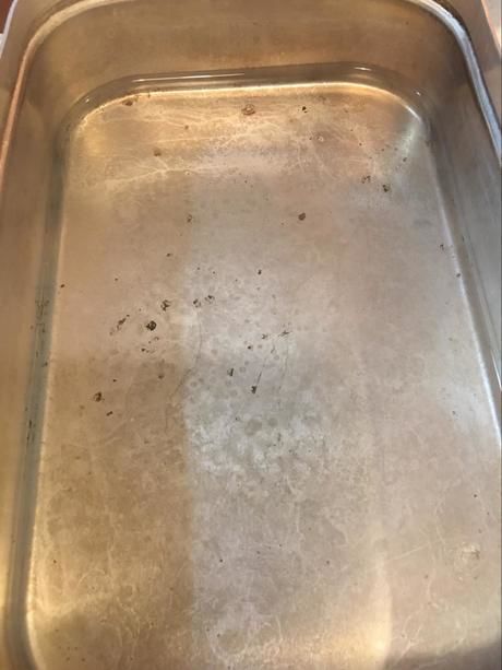 水が入ったトランギアのメスティン