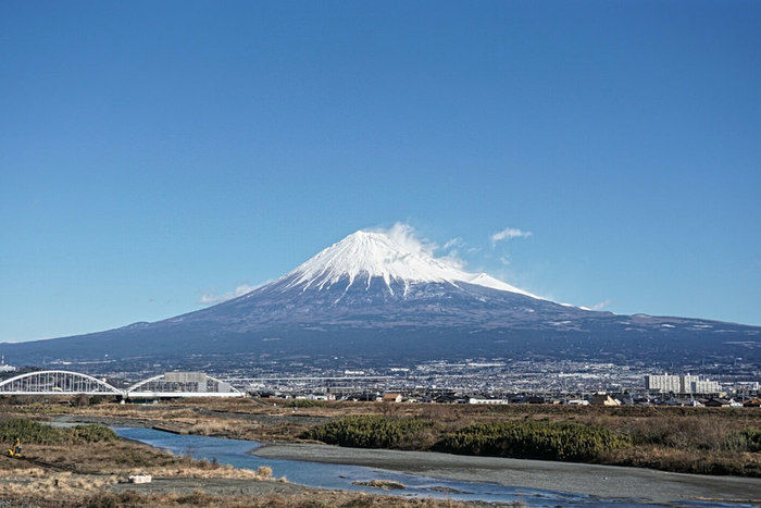 川が流れる富士山のふもと