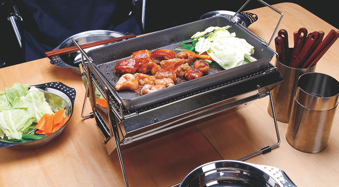 ユニフレームのBBQグリル、ユニセラで焼かれたお肉と野菜