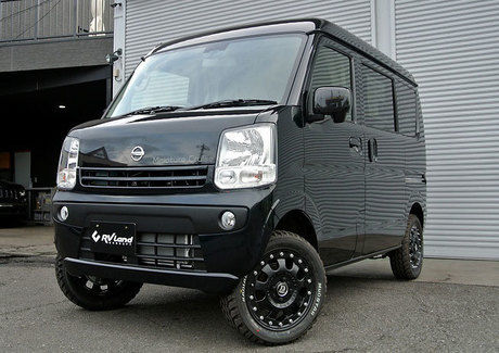 キャンピングカーに改装した軽自動車
