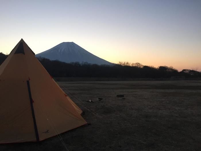 日の出と富士山の眺め