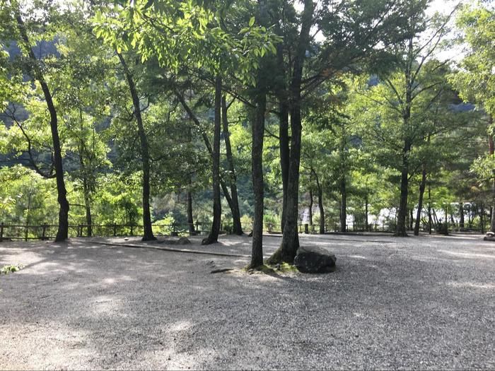 撤収後のキャンプ場
