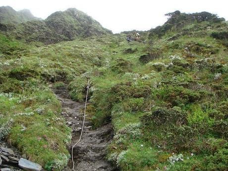登山危険箇所の岩場