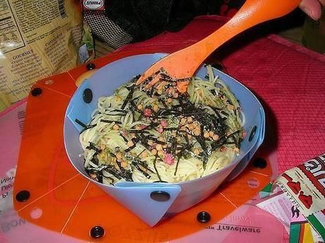 皿に盛られたパスタ
