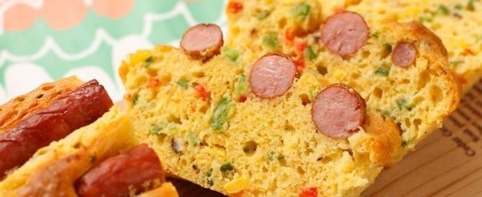 切り分けられた野菜のパウンドケーキ