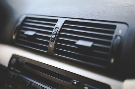 車の冷房機
