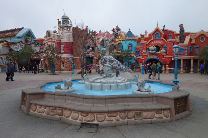 ディズニーランドのトゥーンタウンの噴水