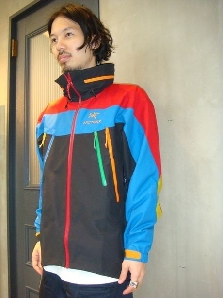 BEAMS×アークテリクスのカラフルなウェア