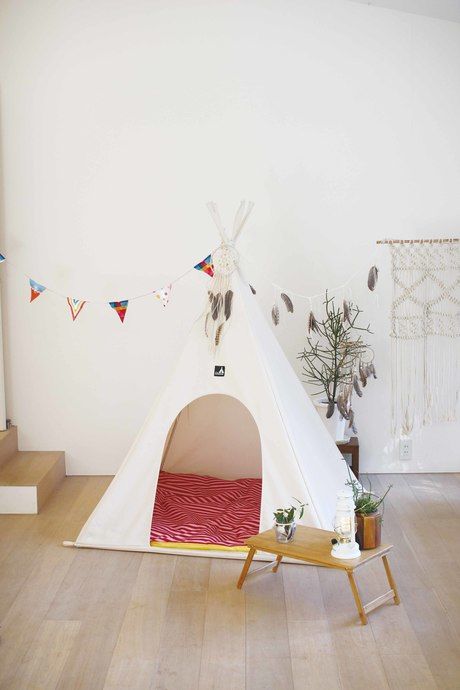 屋内に置かれたスパイスのFESTA HOME TEEPEE TENT