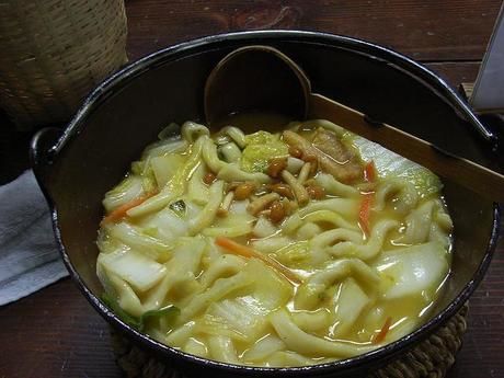甲府市周辺の郷土料理ほうとうおざら