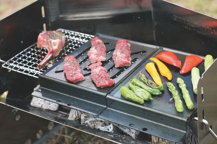 薪グリルブリッジで焼かれたお肉