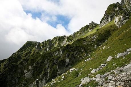 険しい山々