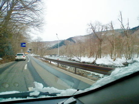 車から見た帰り道の道路