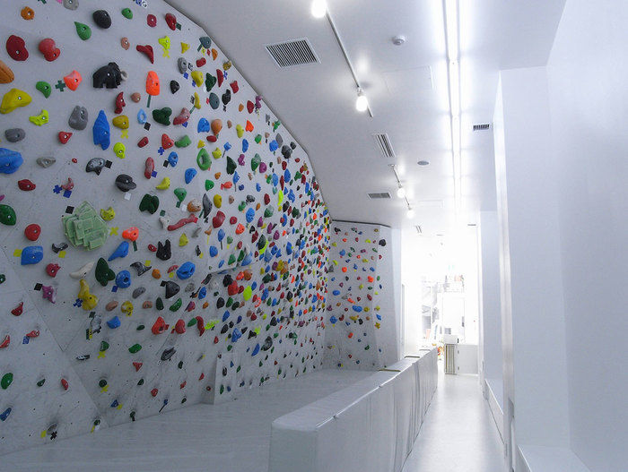 bouldering studio PEKI PEKI 渋谷内の様子
