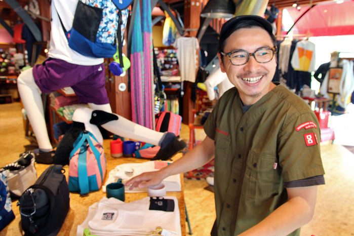 CHUMS表参道店の店長、中野さん