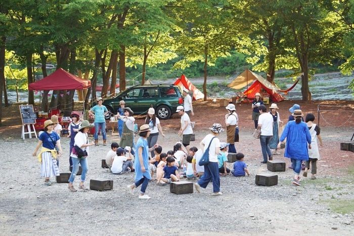 抽選会で盛り上がる様子
