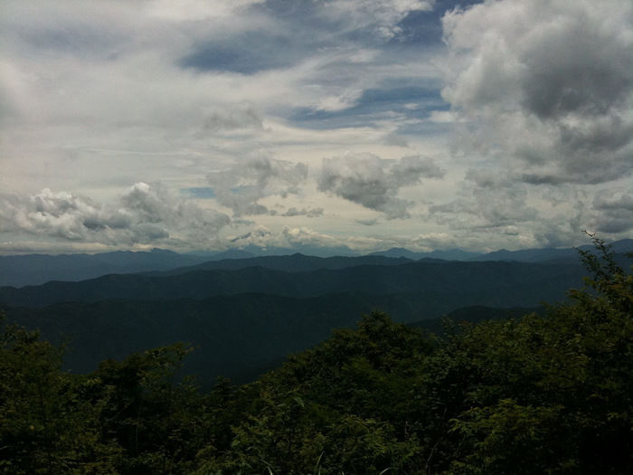 奥多摩の大岳山からの景色