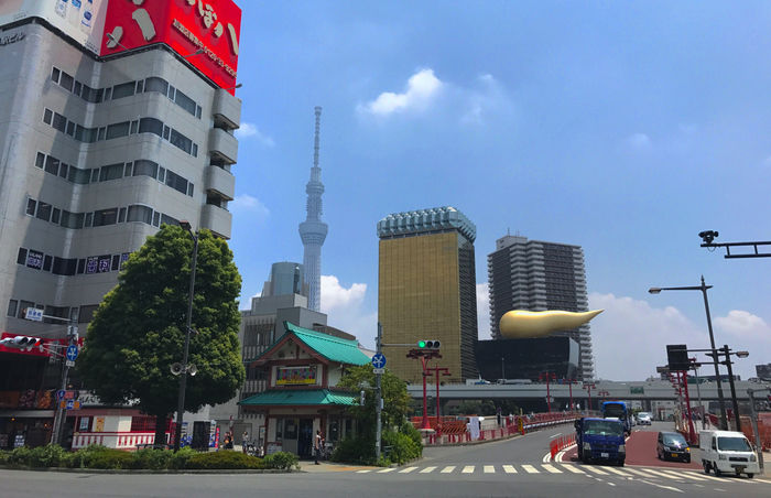 浅草の吾妻橋交差点