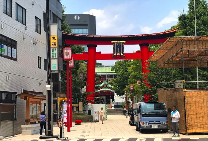 富岡八幡宮の真っ赤な鳥居