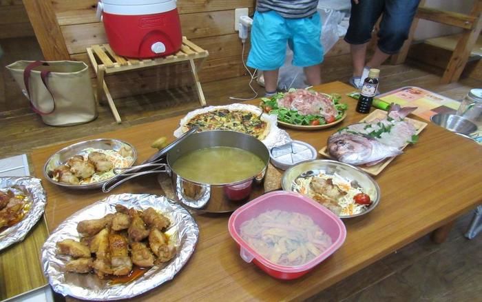 キャンプでの豪華な食卓