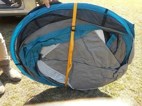 収納袋から取り出したケシュア 2SECONDS XL AIR3