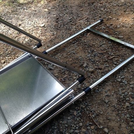 ユニフレームのキッチンスタンドの脚の部分