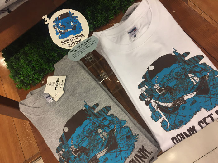 Tシャツの飲みすぎて寝落ちしてしまったイラスト