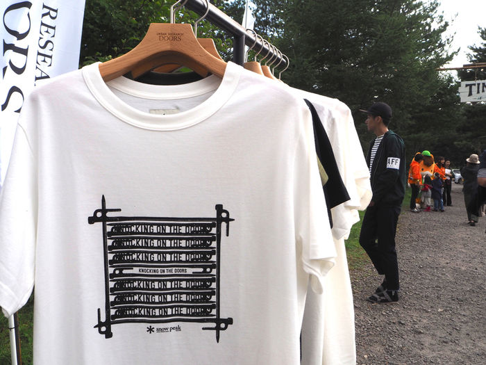 ソリッドステークがイラストになっているTシャツ