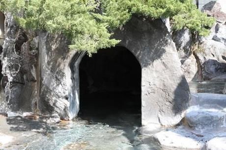 こちょうの湯にある洞窟の湯
