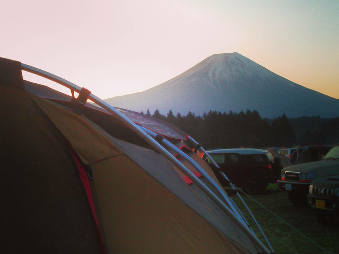 テント越しに見える富士山