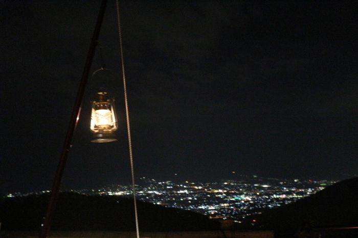 夜景とランタン