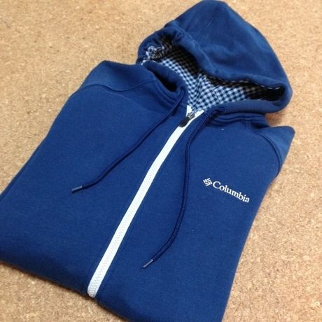 Columbiaのパーカー