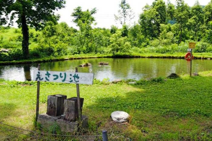 無印良品津南キャンプ場のえさ釣り池