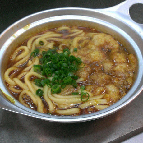 うどんが入っているカレー鍋