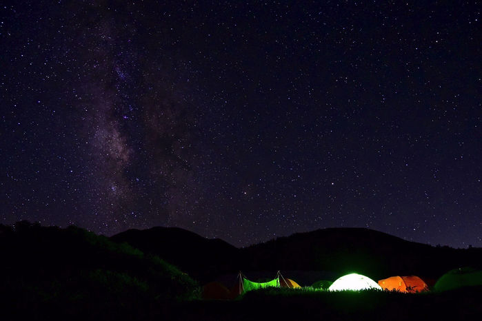 夜の風景 星空とテント