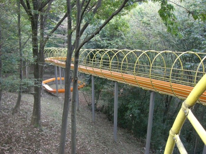 殿入中央公園のローラー滑り台