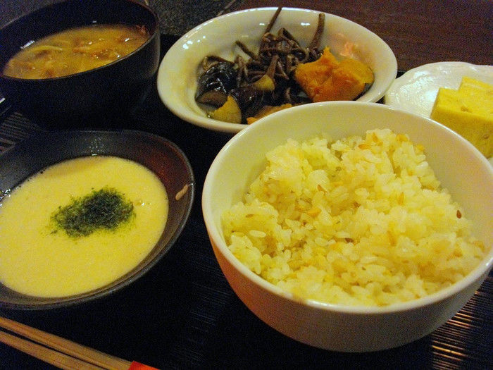 本格的な麦とろご飯