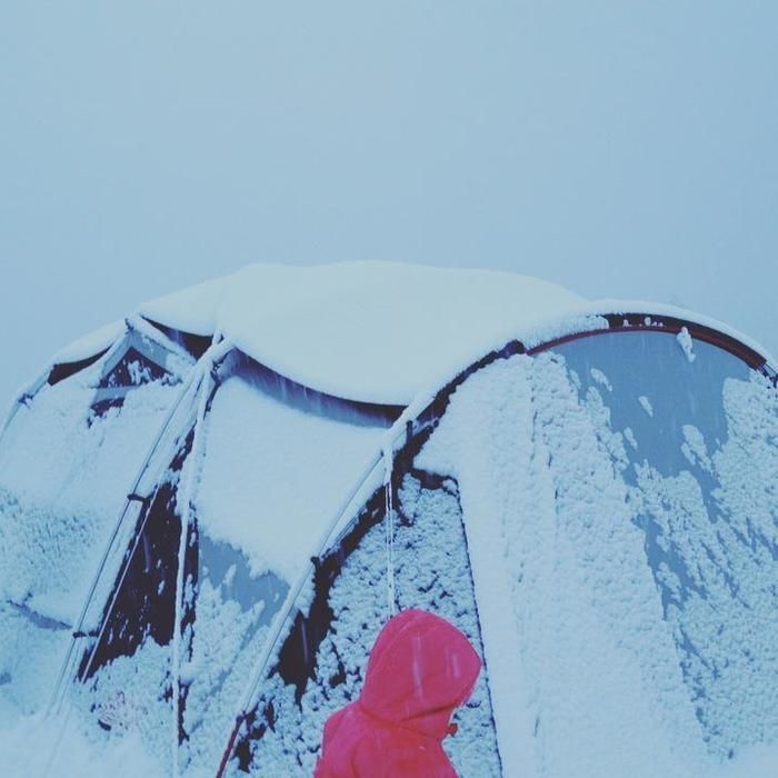 フライシートの雪下ろし