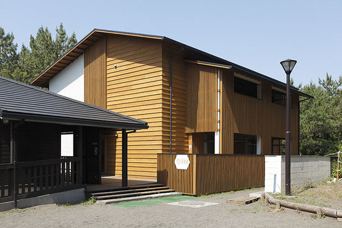 茅ヶ崎市柳島キャンプ場のログキャビン