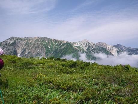 八方尾根の全景