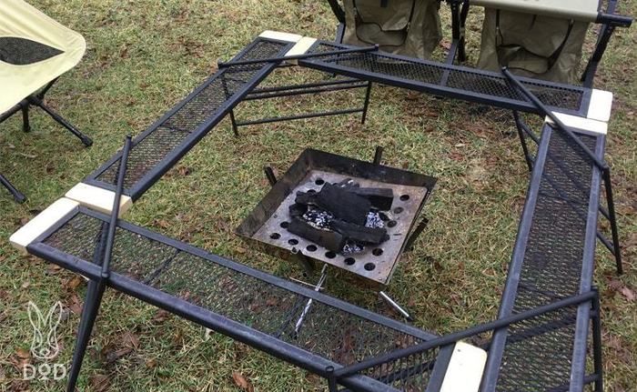 四角の囲炉裏テーブルにしたテキーラシリーズ