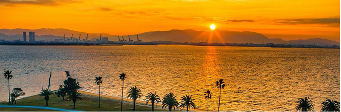 海の中道海浜公園の夕方の海