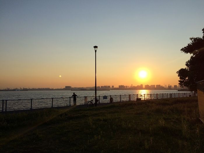 若洲海浜公園キャンプ場から見える夕日